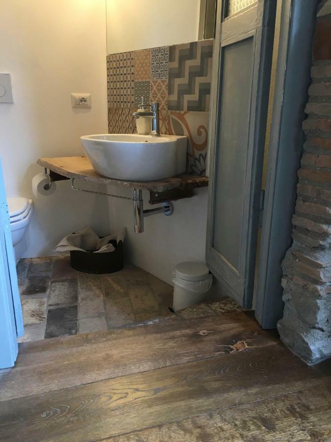 Al Vicolo Dei Pescatori Bed & Breakfast อันกุยลารา ซาบาเซีย ภายนอก รูปภาพ
